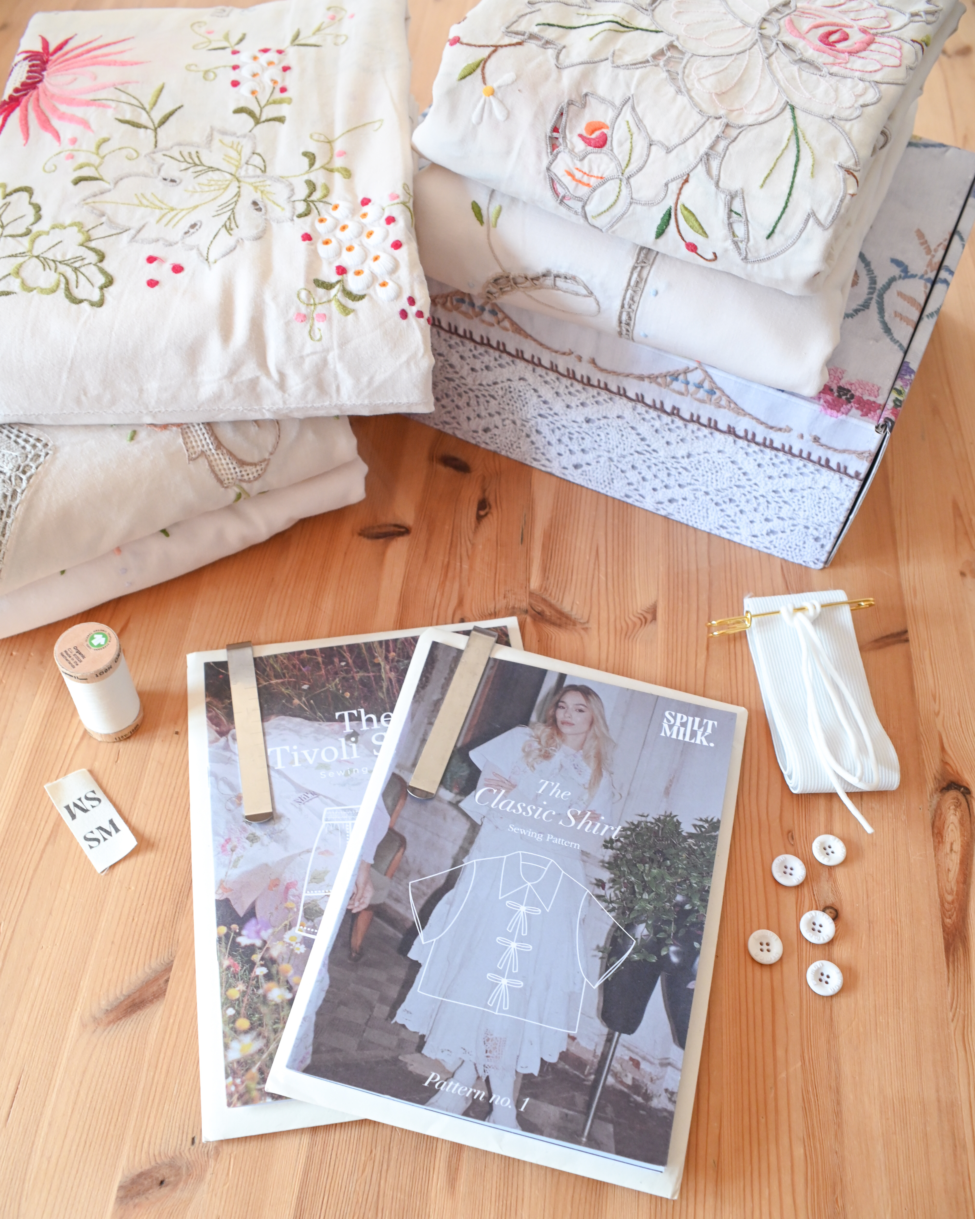 Wild Honey Tablecloth Kit